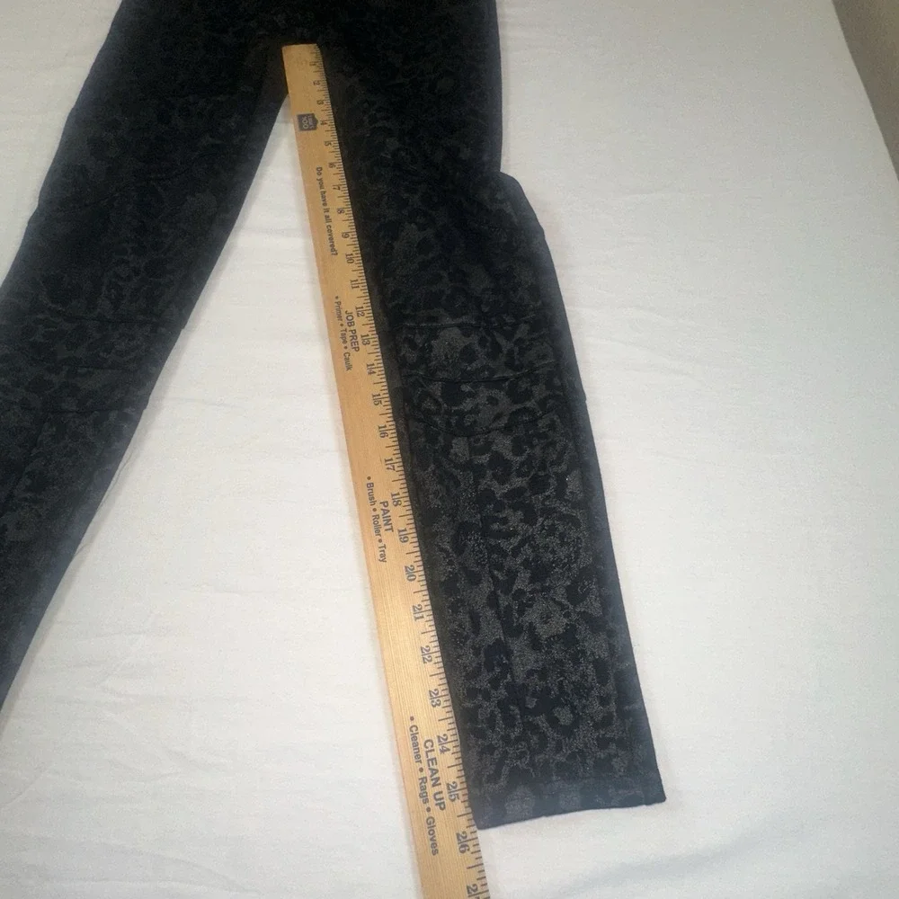 Free People Stretch Ponte Leopard Leggings Antique Lace Black Womens Small NWOT - Picture 9 of 11
